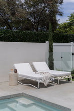 Load image into Gallery viewer, The “Aurora” sun bed - Pure white
