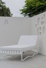 Load image into Gallery viewer, The “Aurora” sun bed - Pure white
