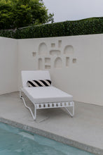 Load image into Gallery viewer, The “Aurora” sun bed - Pure white
