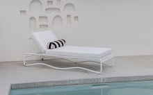 Load image into Gallery viewer, The “Aurora” sun bed - Pure white
