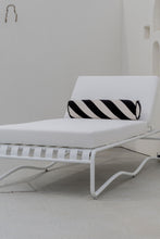 Load image into Gallery viewer, The “Aurora” sun bed - Pure white
