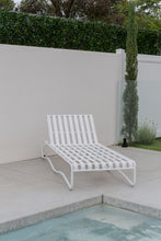 Load image into Gallery viewer, The “Aurora” sun bed - Pure white
