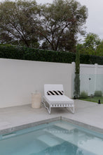 Load image into Gallery viewer, The “Aurora” sun bed - Pure white
