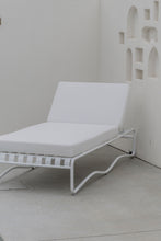 Load image into Gallery viewer, The “Aurora” sun bed - Pure white
