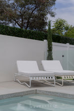 Load image into Gallery viewer, The “Aurora” sun bed - Pure white
