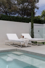 Load image into Gallery viewer, The “Aurora” sun bed - Pure white
