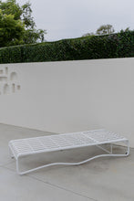 Load image into Gallery viewer, The “Aurora” sun bed - Pure white
